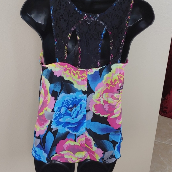 ☀Sale 4 for $20☀                                Candies Summer Top - Picture 4 of 8
